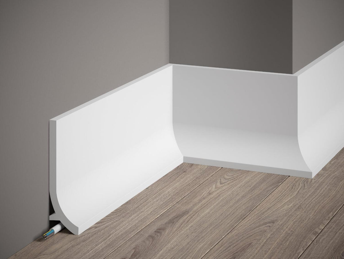 Plinthe décorative en polyuréthane — hauteur 135 mm (réf. ARK-PLI042)