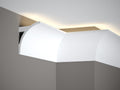 Corniche d'éclairage indirect LED en polyuréthane — 200 × 95 × 123 mm (réf. ARK-COR015)