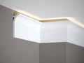 Corniche d'éclairage indirect LED en polyuréthane — 200 × 40 × 135 mm (réf. ARK-COR008)